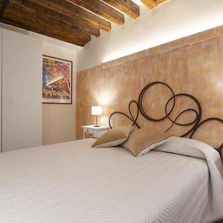 Rialto Sant'Aponal Prestige By Wonderful Italy Apartment Venice Exterior photo